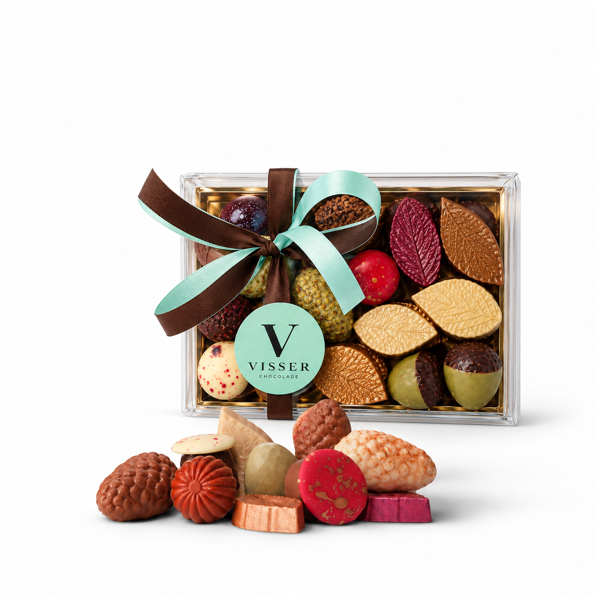 Herfst doosje van 250 gram met chocolade eikels, herfstbladeren en dennenappels van Visser Chocolade